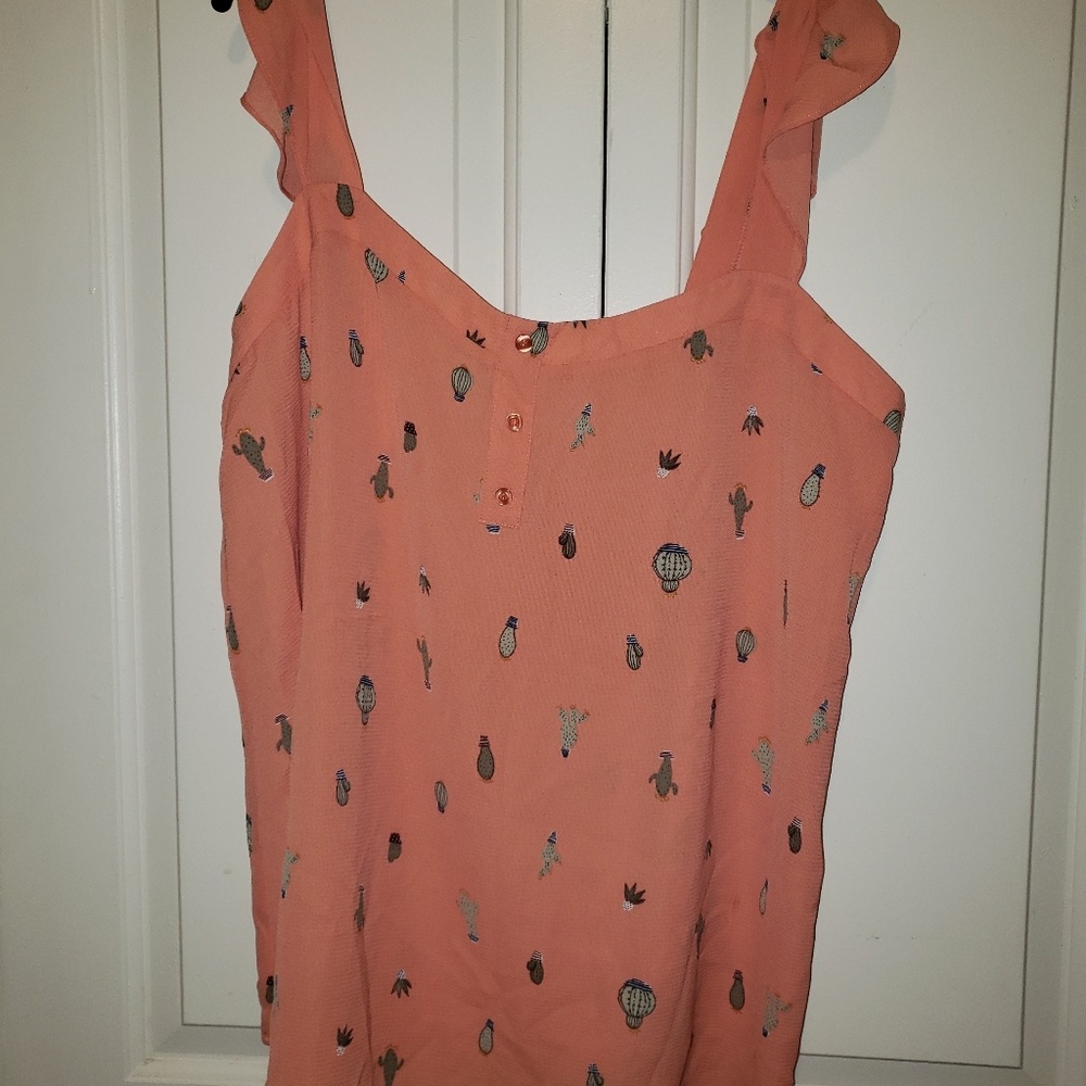 Super cute cactus tank/ off shoulder take